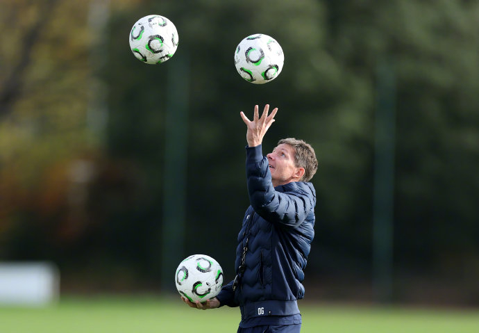 九游体育娱乐 -包含欧联今晨再迎强敌；萨克拉门托国王遗憾出局；主帅态度：引发热议；更衣室氛围转暖的词条